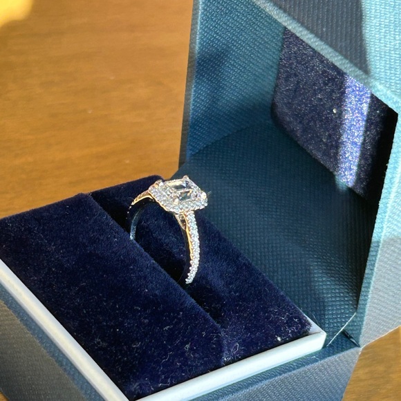 1.46c VSS1 D Emerald Cut Lab Diamond Ring w Halo and Pave GIA CERTIFIED - Picture 4 of 4